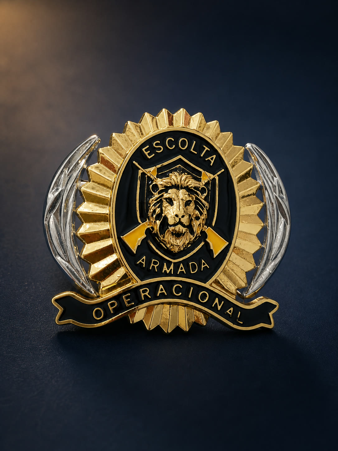 Imagem gerada de um distintivo de boina dourado produzido pela Metal Militar